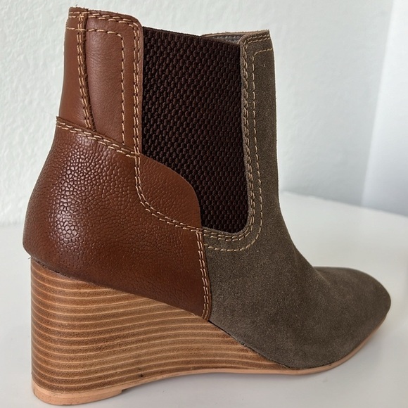 NWOB DIBA True Drum Roll Wedge Booties - Picture 10 of 16